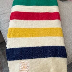 Vintage Hudson’s Bay 4 Point Blanket - Excellent Condition